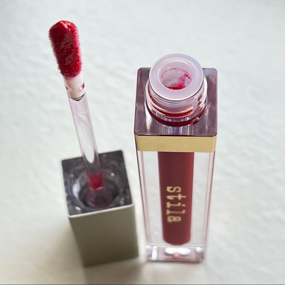 Stila Lip Gloss ‘In the Red’ - Picture 6 of 7